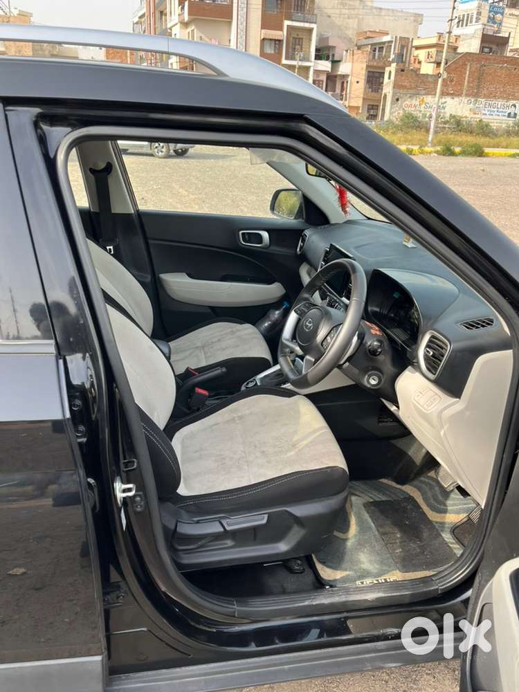 Hyundai Venue Petrol 2024