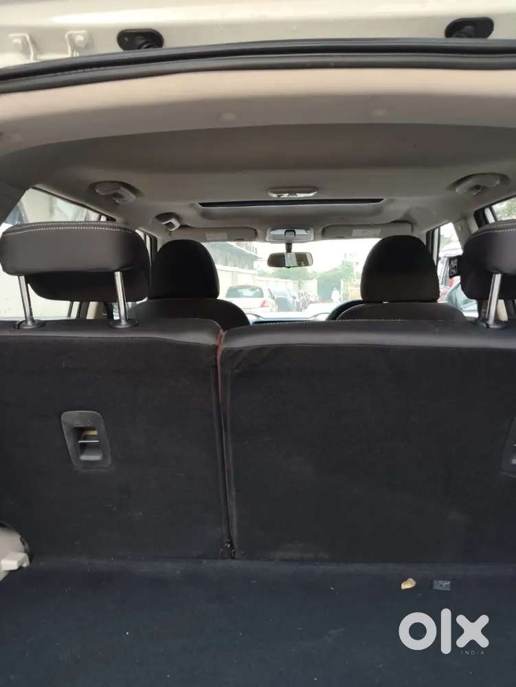 Mahindra Xuv300 W6 2023 ,petrol ,autoshift Gear With Sunroof Keystart