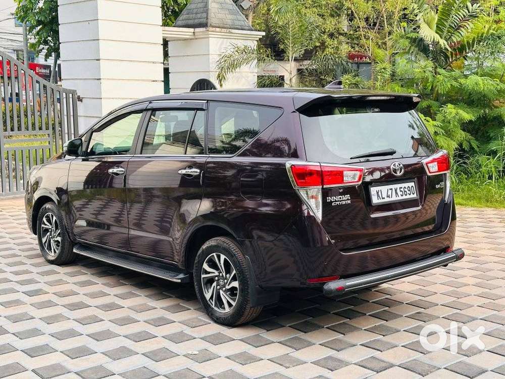 Toyota Innova Crysta [2020-ongoing] 2.4 Gx At 8 Str, 2021, Diesel
