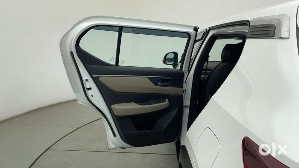 Honda Elevate V Mt, 2023, Petrol