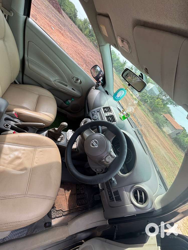 Nissan Sunny Petrol 2011