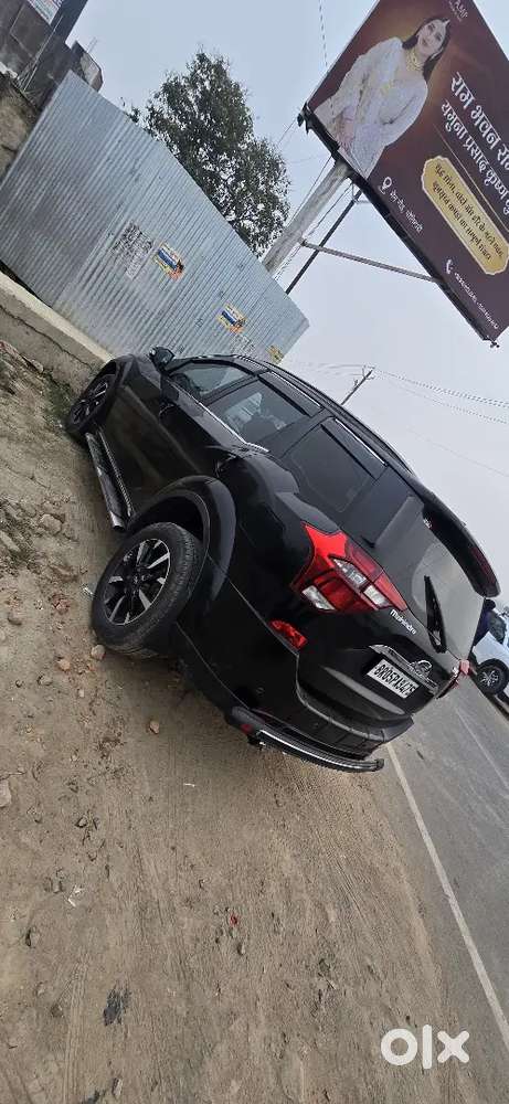 Xuv500 W11 Top Model