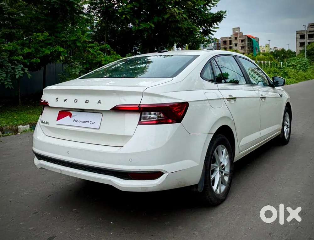 Skoda Slavia Ambition 1.0l Tsi At, 2022, Petrol