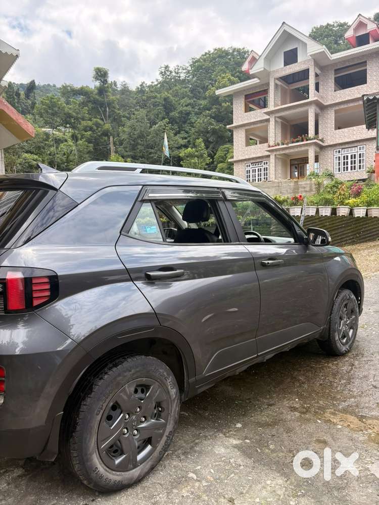 Hyundai Venue Petrol 2023