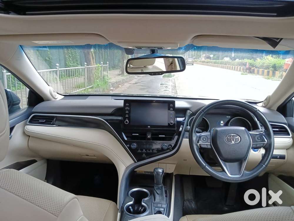 Toyota Camry Hybrid, 2022, Cng & Hybrids