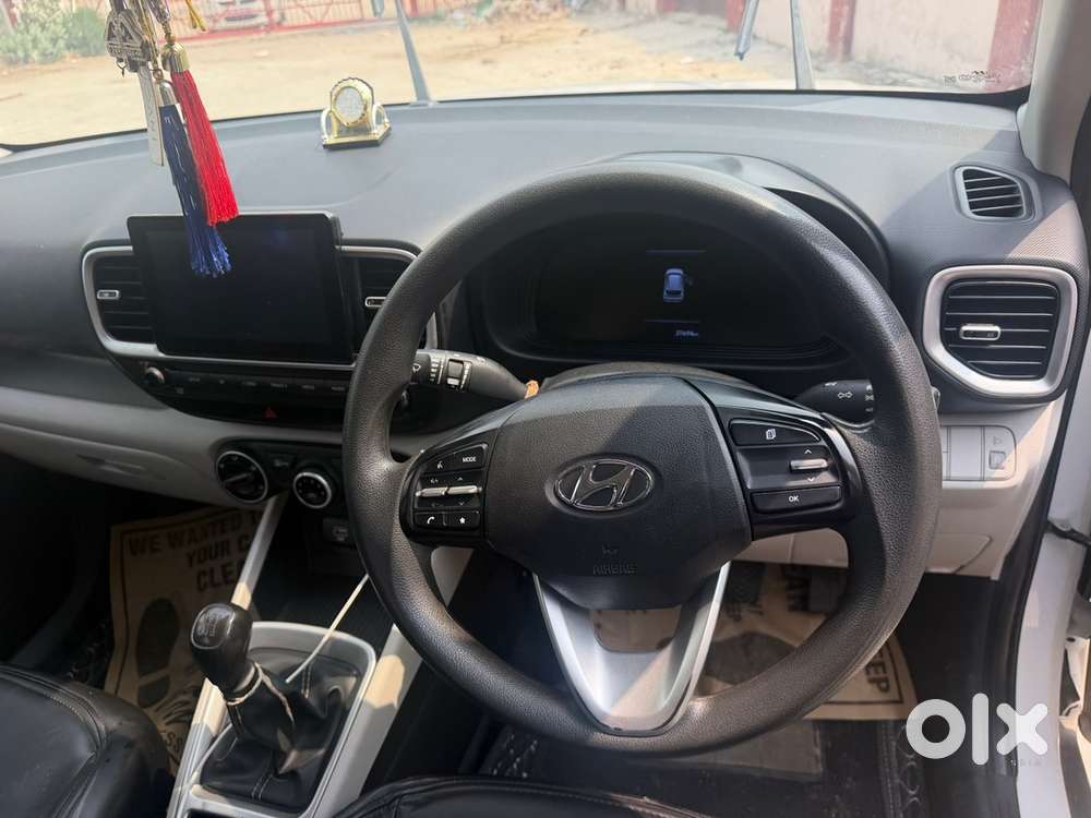 Hyundai Venue Petrol 2023