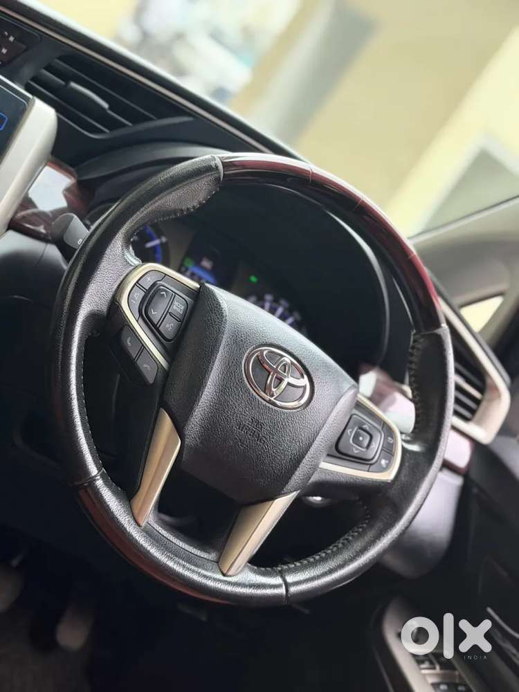 Toyota Innova Crysta G 8 Str, 2016, Diesel