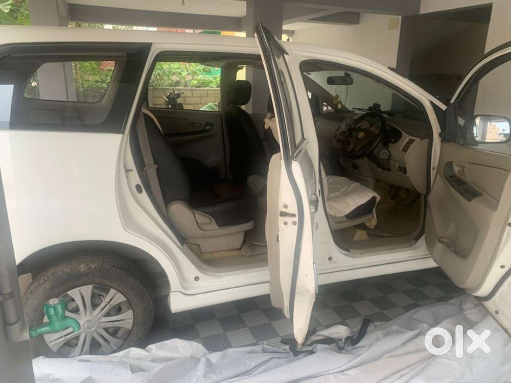 Toyota Innova Diesel 2014