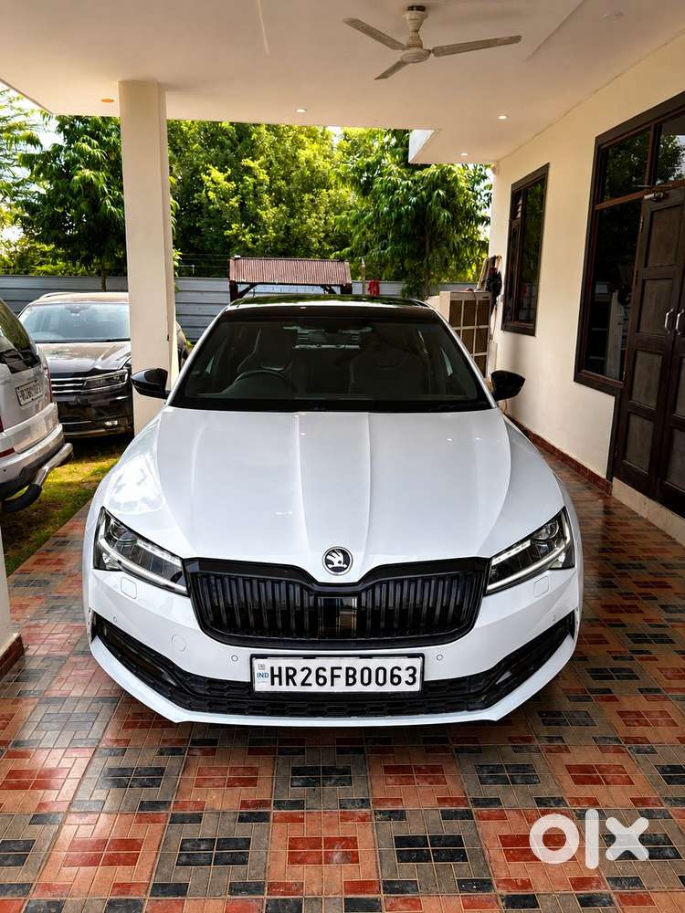 Skoda Superb 2.0 Sportline Tsi At, 2023, Petrol