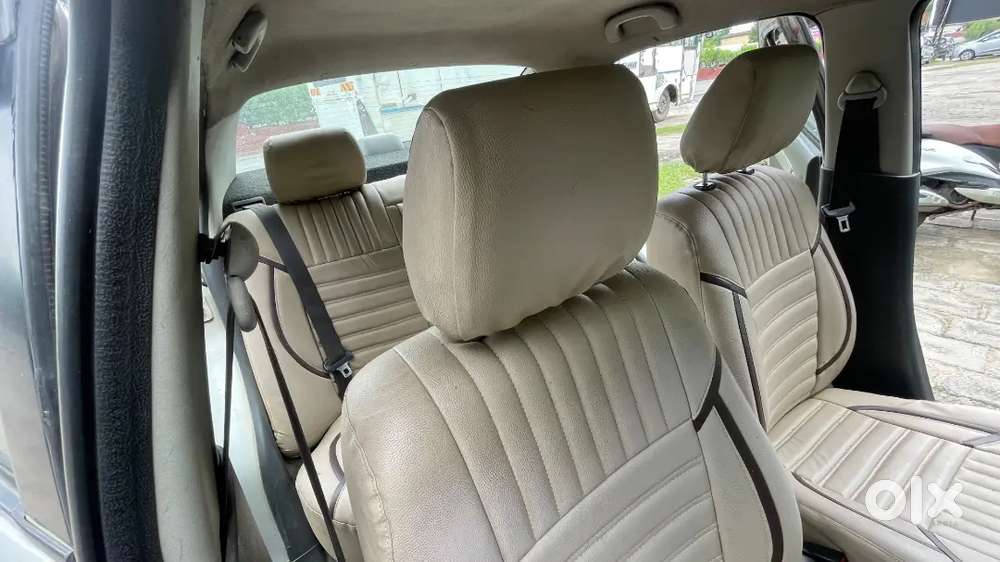 Maruti Suzuki Swift Dzire 2012