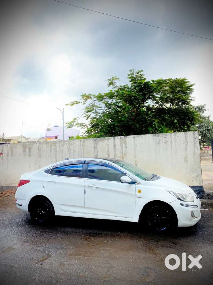Topend Hyundai Verna 2012 Good Condition