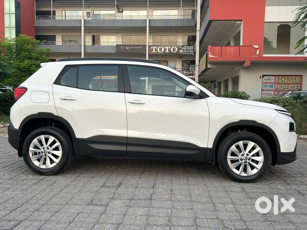 Skoda Kylaq Signature, 2025, Petrol