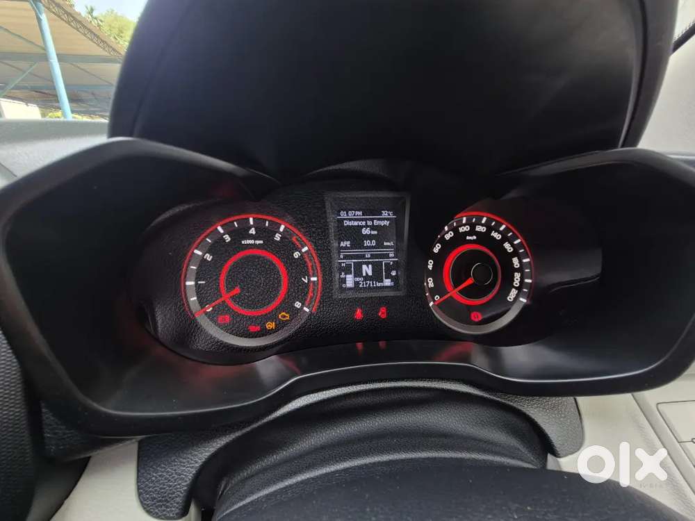 Mahindra Xuv300 2023 Petrol Well Maintained
