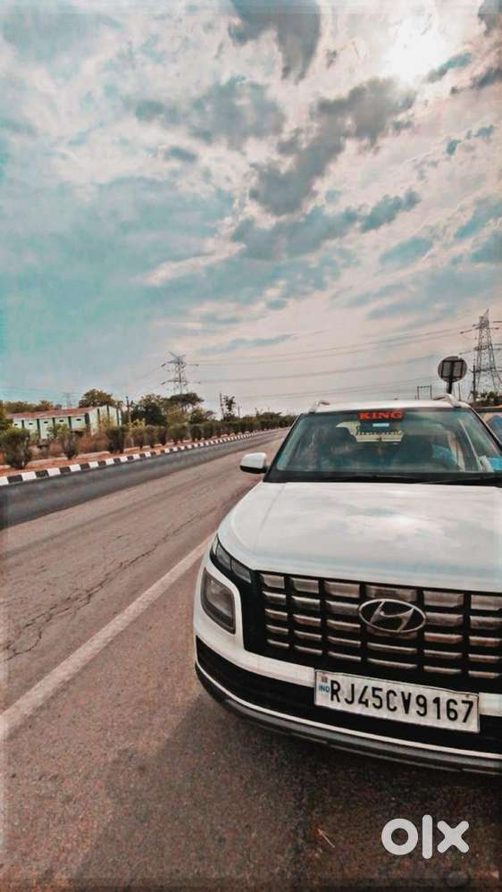 Hyundai Venue Petrol 2023