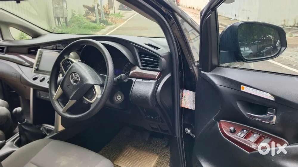 Toyota Innova Crysta [2020-ongoing] 2.4 Gx 7 Str, 2025, Diesel
