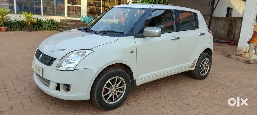 Maruti Suzuki Swift Vxi + Manual, 2011, Petrol
