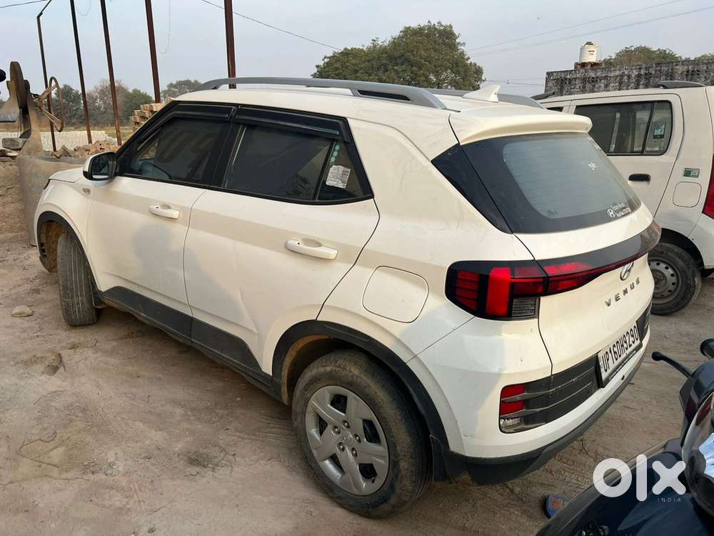Hyundai Venue Petrol 2022