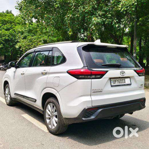 Toyota Innova Hycross 2.0 Vx Hybrid 7 Str, 2023, Petrol