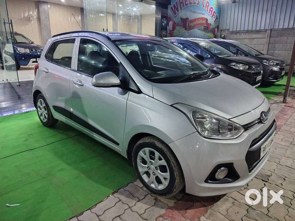 Hyundai Grand I10 Sportz, 2016, Petrol