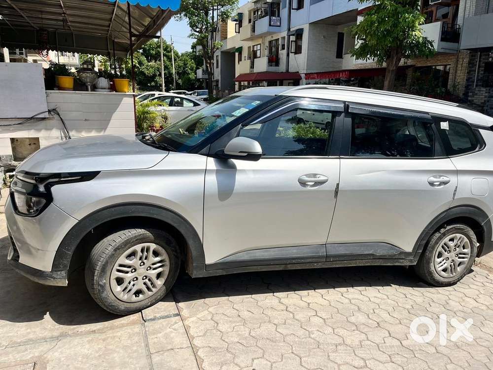 Kia Carens Silver Color Loan Free Car
