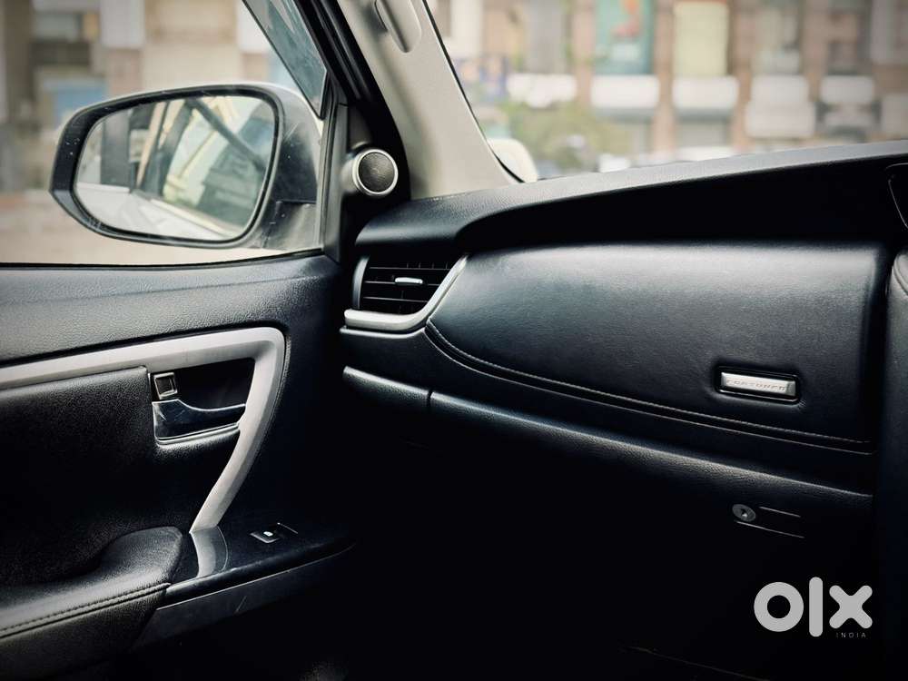 Toyota Fortuner 4x2 At 2.7 Petrol, 2022, Petrol