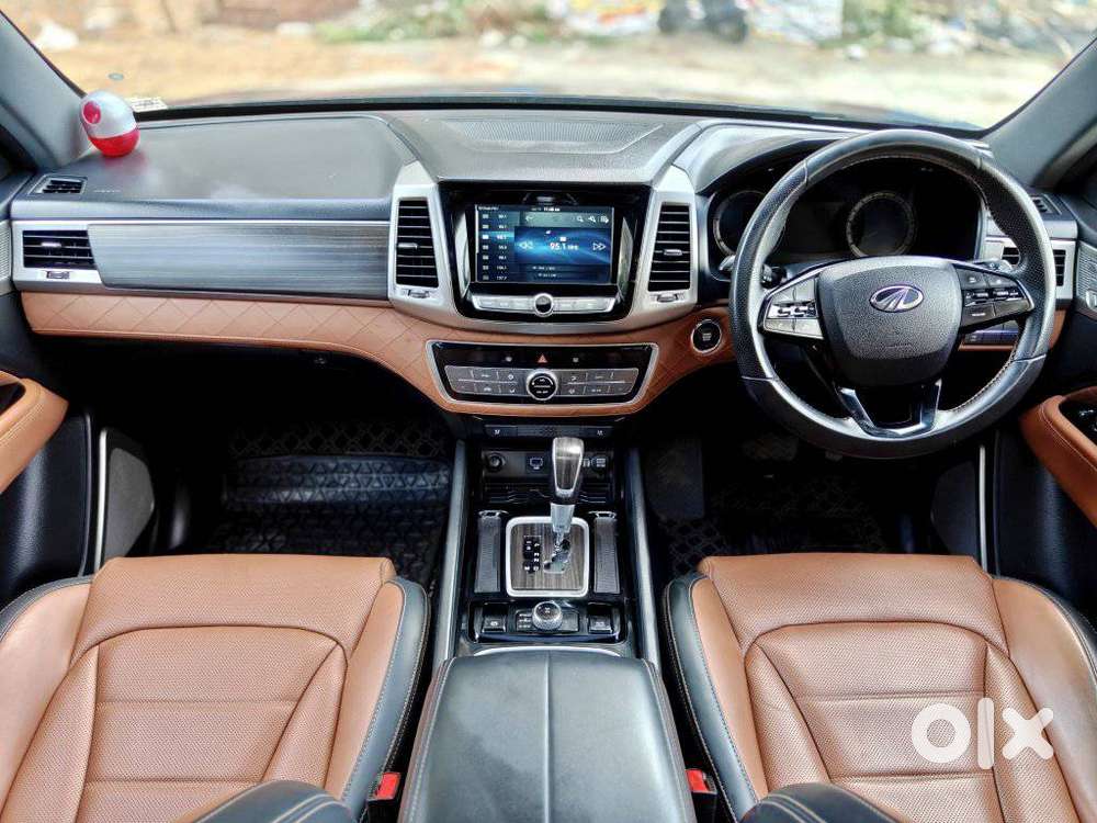 Mahindra Alturas G4 4x2 At, 2020, Petrol