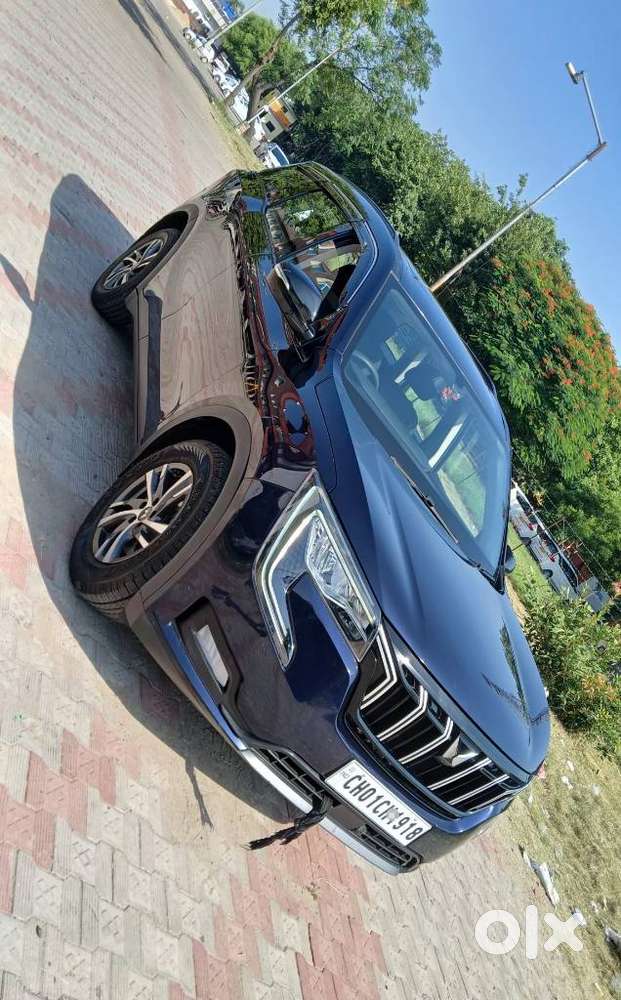 Mahindra Xuv700 2.2 Ax 5 Diesel At Str, 2022, Diesel