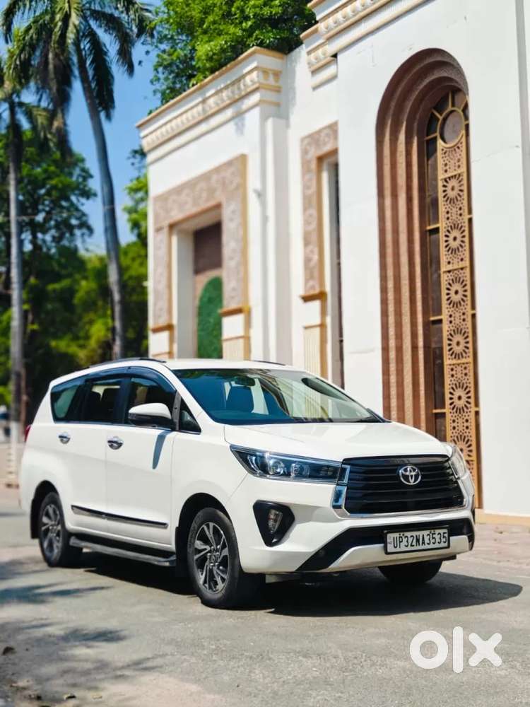 Toyota Innova Crysta [2020-ongoing] 2.4 Vx 8 Str, 2022, Diesel