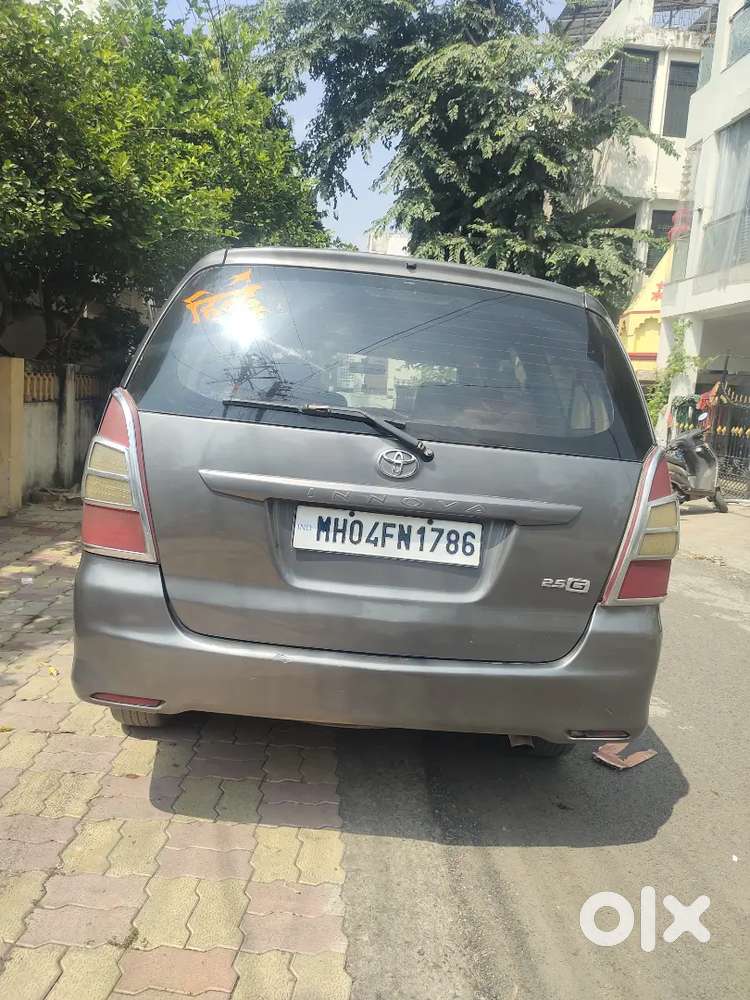 Toyota Innova 2012