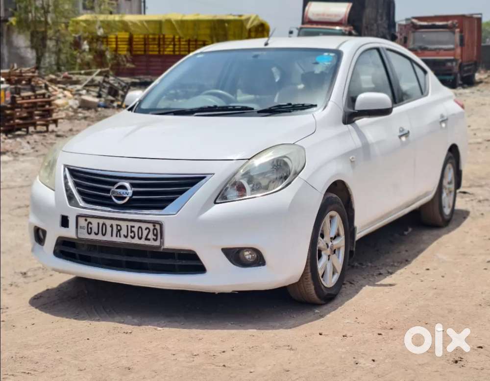 Nissan Sunny, 2015, Petrol