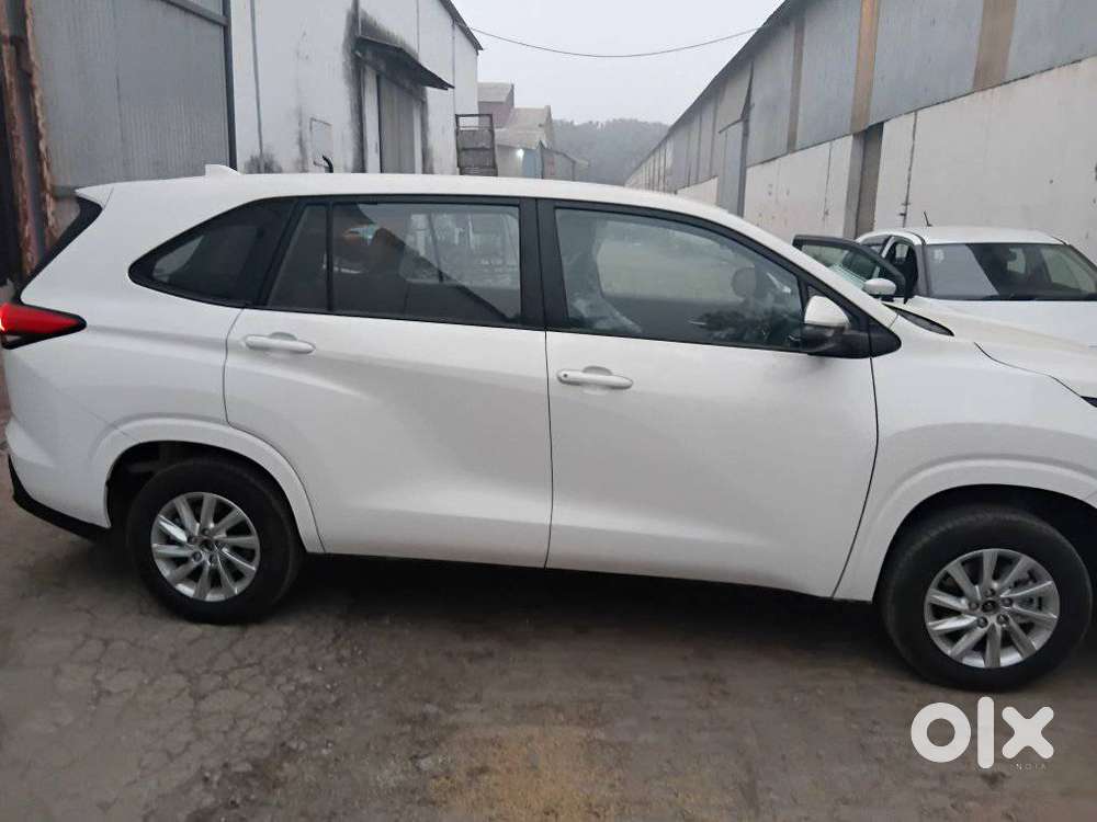 Toyota Innova Hycross 2.0 Gx 8 Str, 2026, Petrol