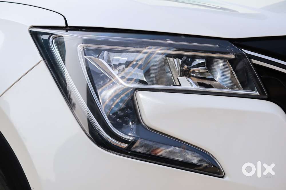 Mahindra Xuv700 Mx Diesel Mt 5 Str (e), 2022, Petrol