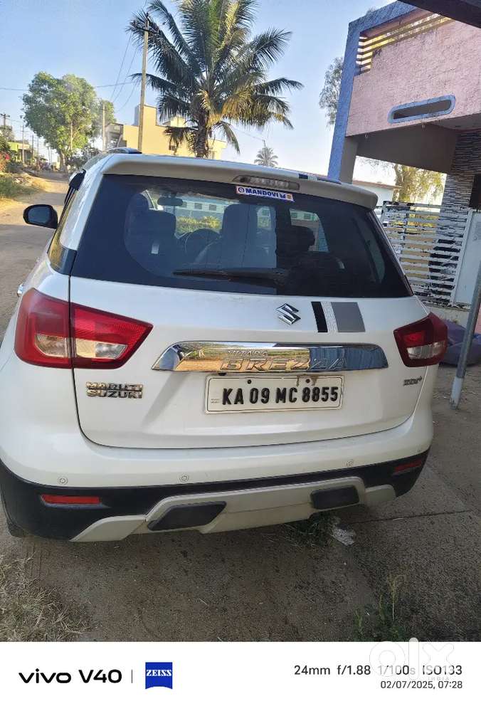 Maruti Suzuki Brezza 2016 Diesel 104000 Km Drivenshiroom Mentain