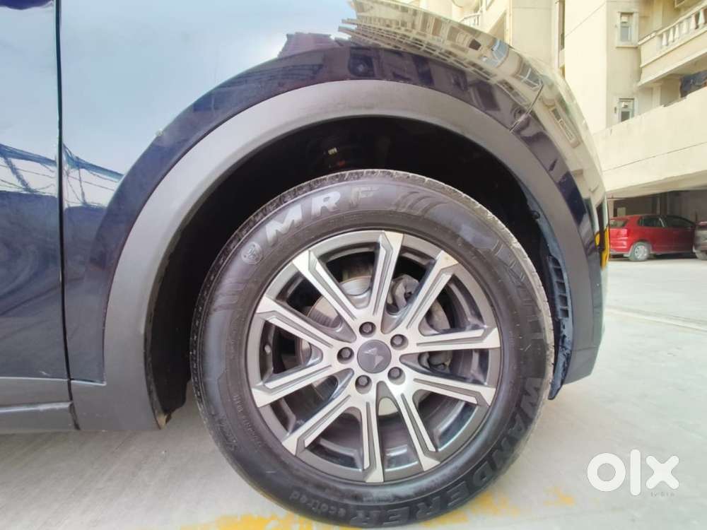 Mahindra Xuv700, Ax7 L,  2023 Petrol 27000 Km Driven