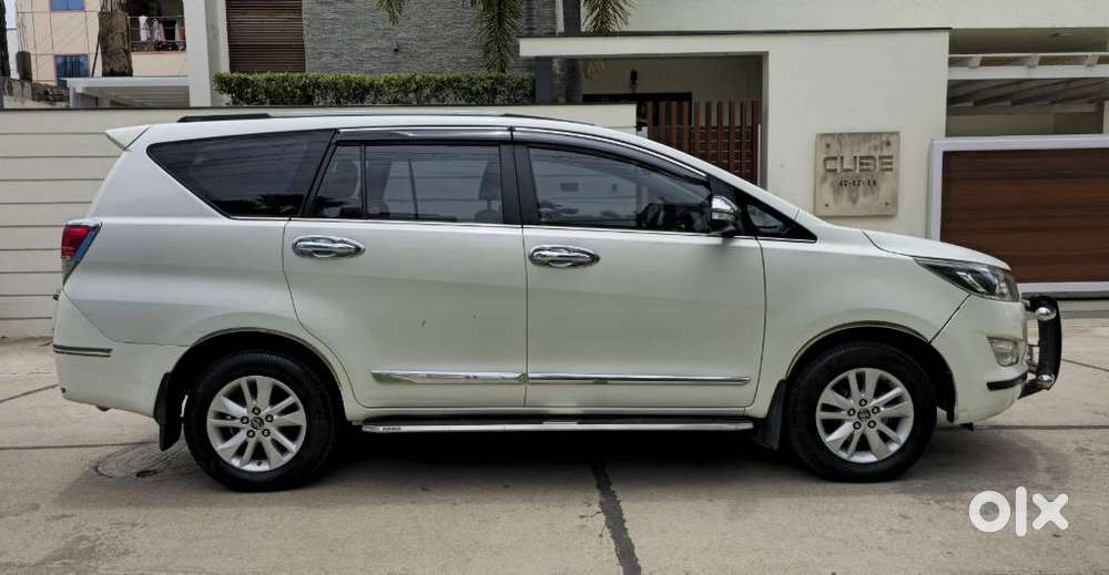 Toyota Innova Crysta 2.8z Automatic, 2017, Diesel