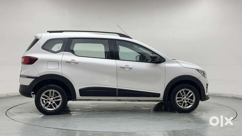 Renault Triber Rxt, 2022, Petrol