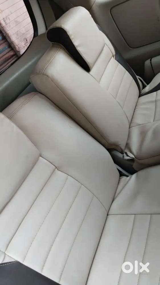 Toyota Innova 2012