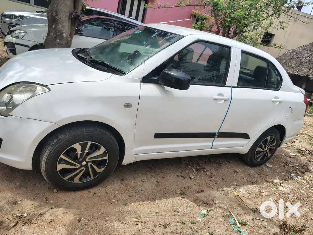 Model 2015
Single Owner 
Km 140000
Ac Working 
4 Tyre New
Lyfe Tax Cur