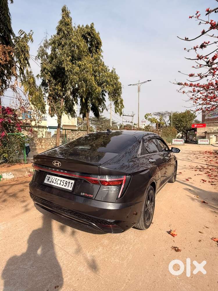 Hyundai New Verna 2023 Petrol Well Maintained