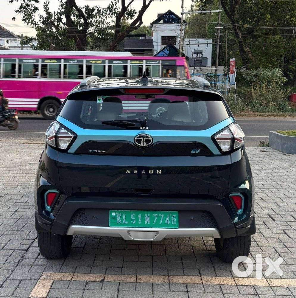 Tata Nexon 1.2 Revotron Xz Plus Luxs Red Dark Edition Amt, 2022, Ele..