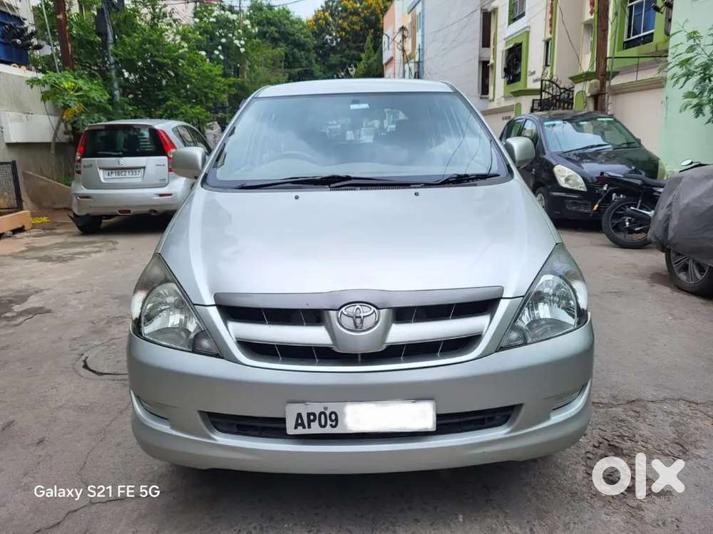 Showroom Track Toyota Innova 8 Seater Diesel 2009