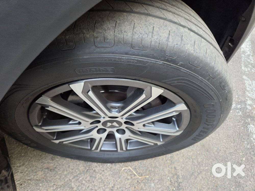 Mahindra Xuv700 2.2 Ax 7 Diesel Mt Luxury Pack Str, 2023, Diesel