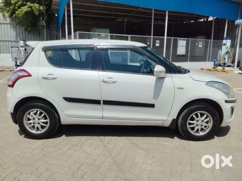 Maruti Suzuki Swift Vxi 1.2 Abs Bs-iv, 2017, Petrol