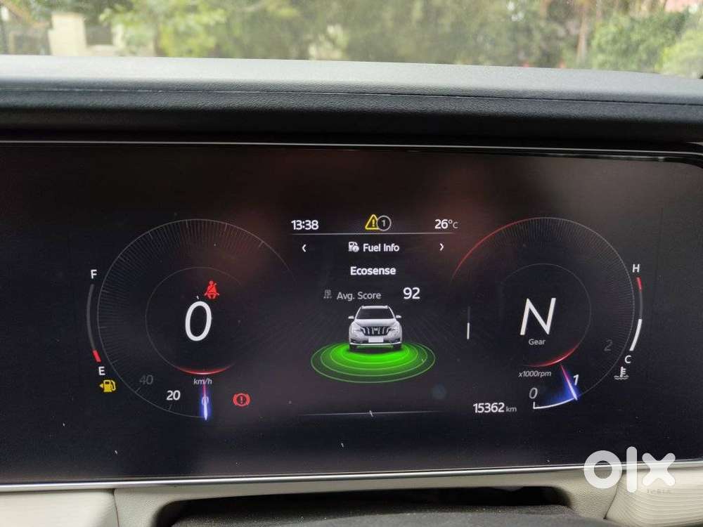 Mahindra Xuv700 2.0 Ax 5 Petrol Mt 7 Str, 2023, Petrol