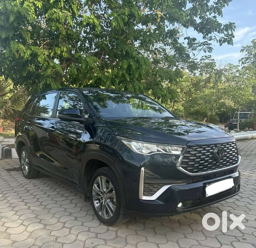 Toyota Innova Hycross 2.0 Zx Hybrid 7 Str, 2024, Petrol