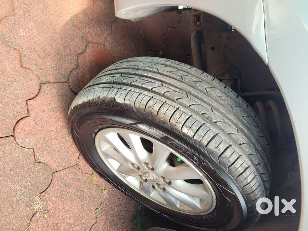 Toyota Innova 2.5v 7seater