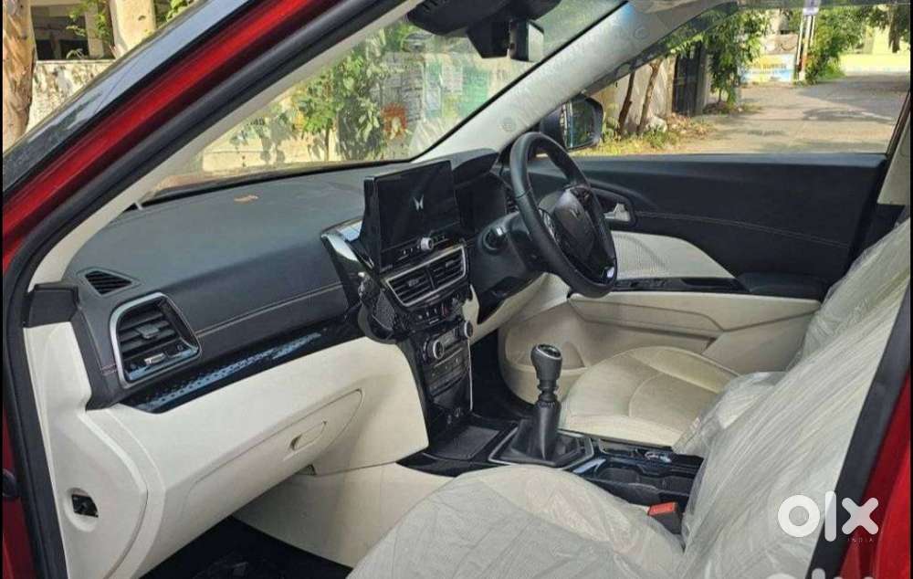 Mahindra Xuv 3xo Ax7l Petrol Mt, 2025, Petrol