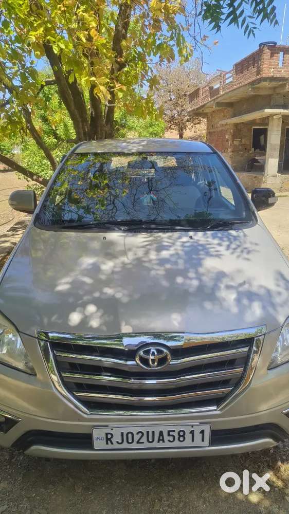 Toyota Innova 2015