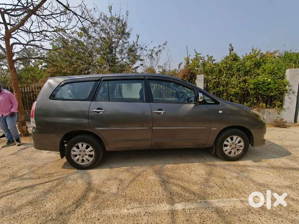 Toyota Innova 2011 Diesel 95000 Km Driven