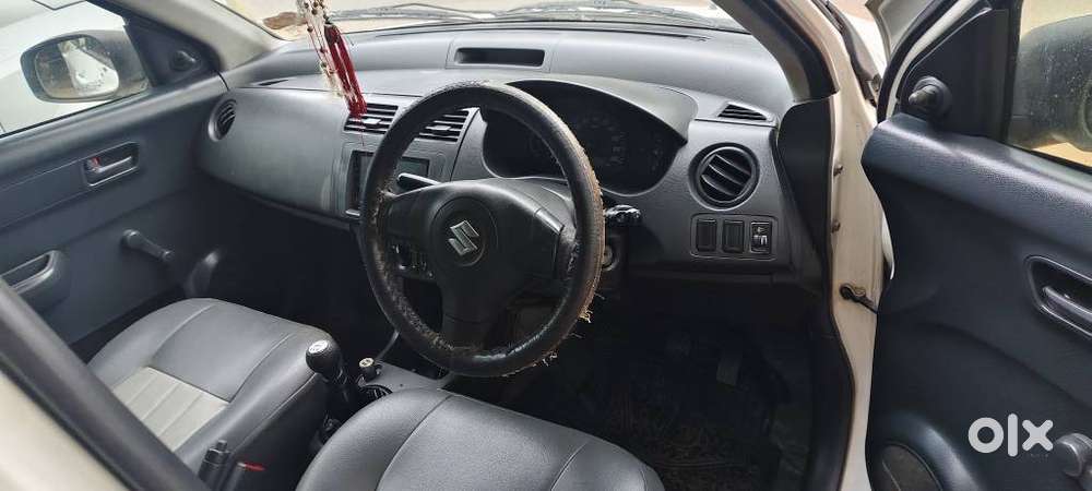 Maruti Suzuki Swift Dzire Tour Ldi, 2016, Diesel